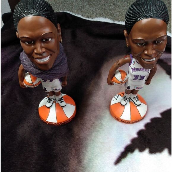“Signed Yolanda Griffith Sacramento Monarchs Bobblehead” both of them - Picture 12 of 16